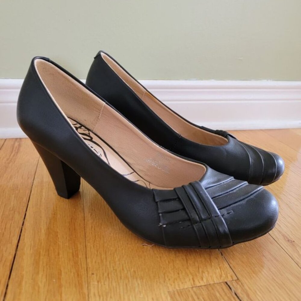 Black heels shoes